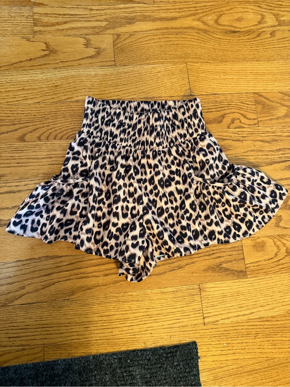 Amazon Leopard Print High-Waist Ruffle Skort - Beige & Black
